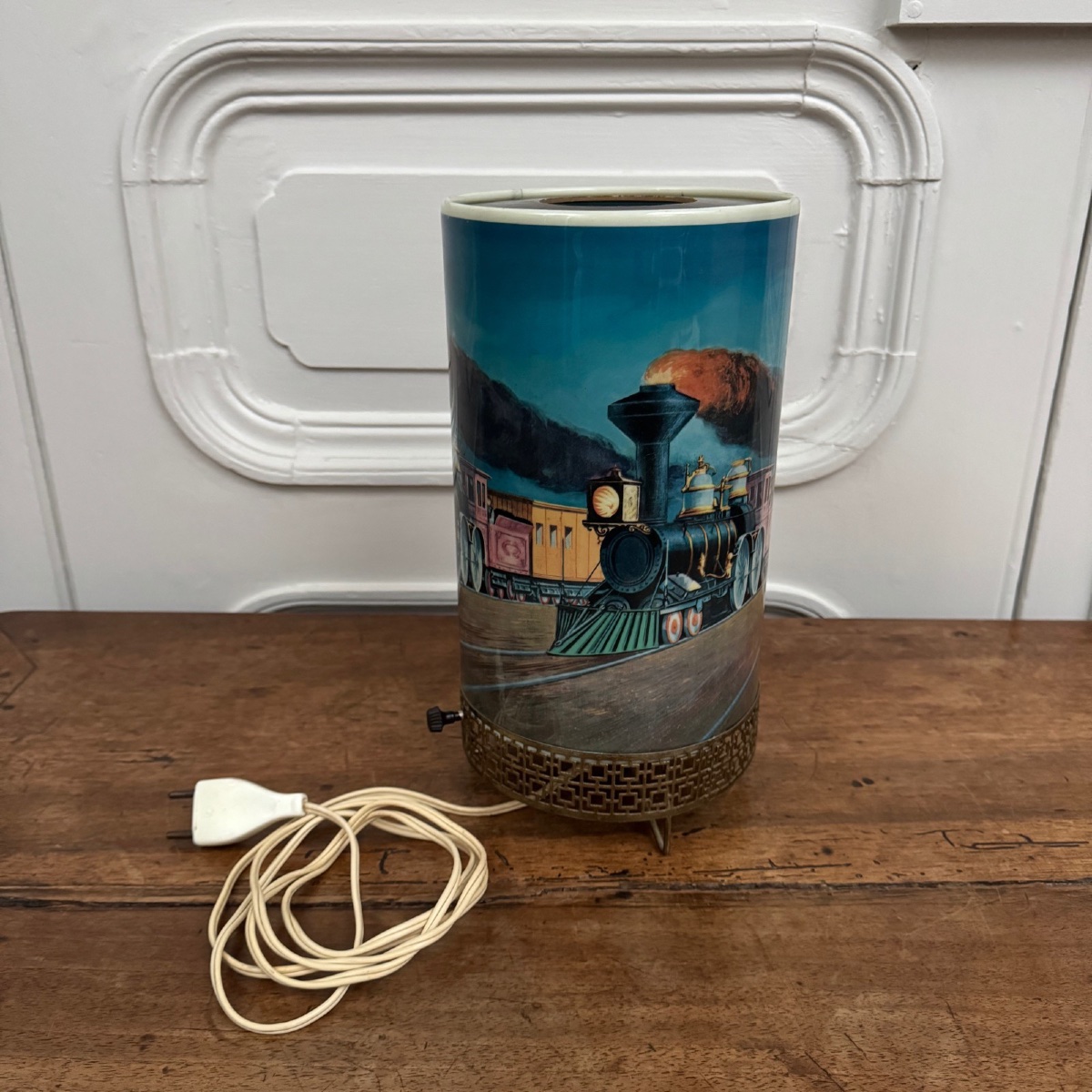 Vintage Lamp Circa 1960 Goodman Mfg.co Steaming Locomotive Decor-photo-4