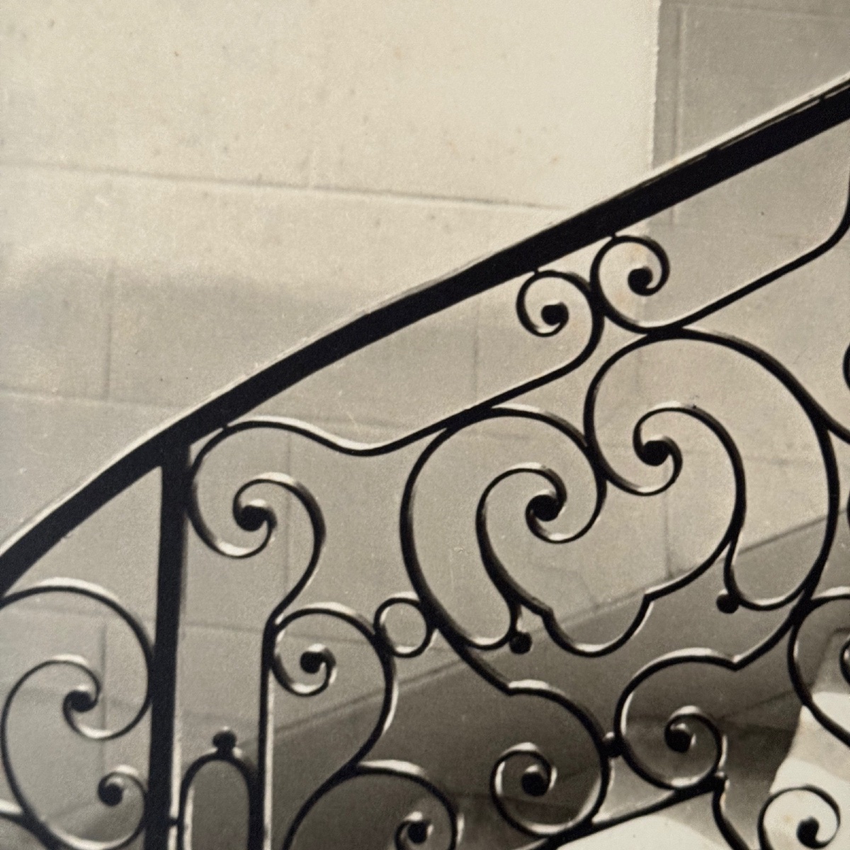 Photographie Bernard Darot XXe représentant un escalier -photo-3