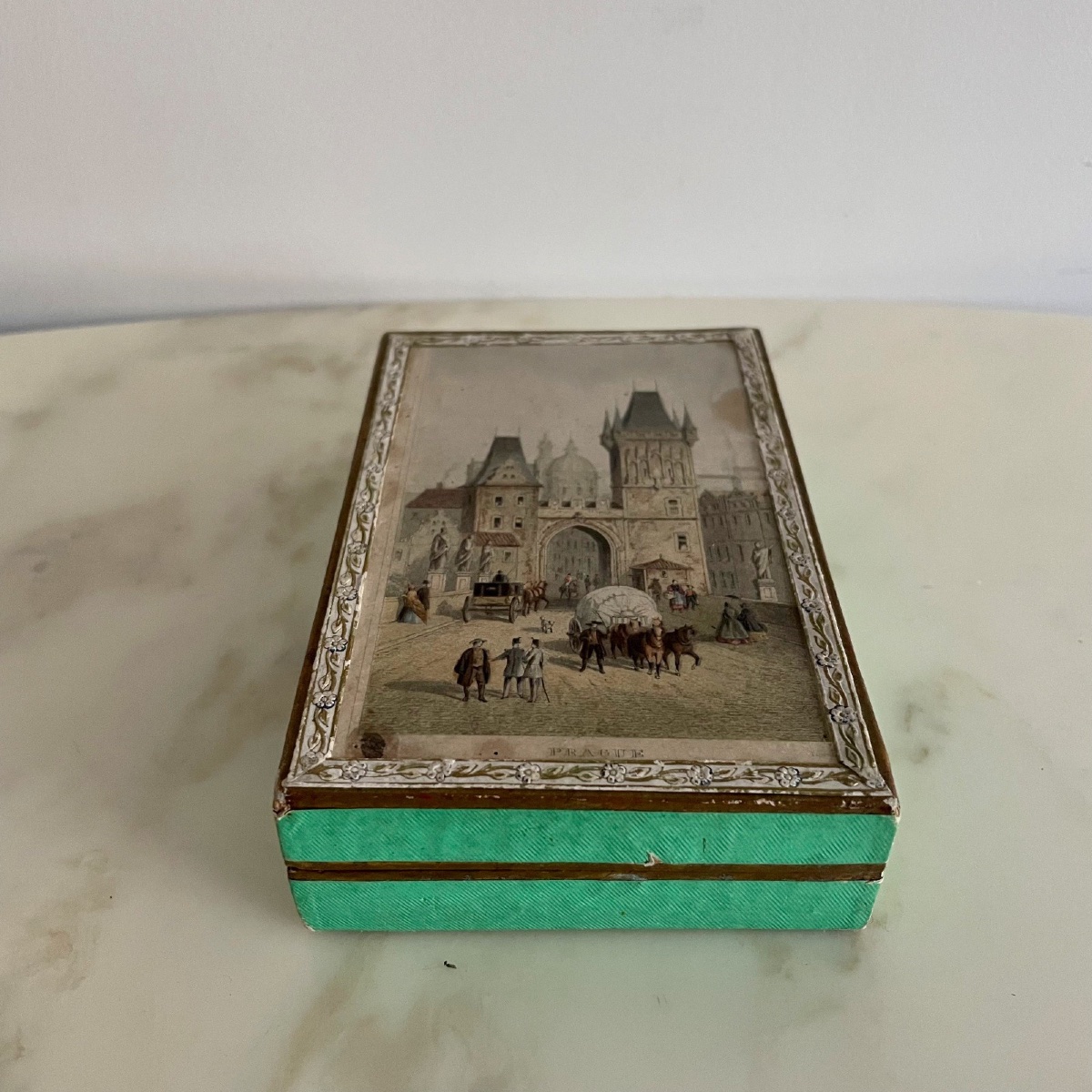 Boite à cubes lithographiés puzzles représentant Pragues XIXe en 6 vues