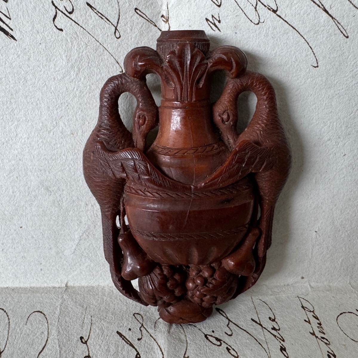 Shaker In Corozo Representing A Vase And Swans 19th Century-photo-2