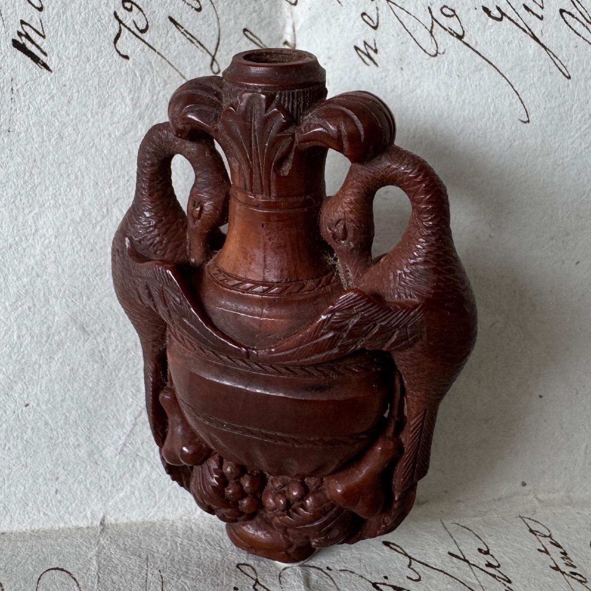 Shaker In Corozo Representing A Vase And Swans 19th Century-photo-2