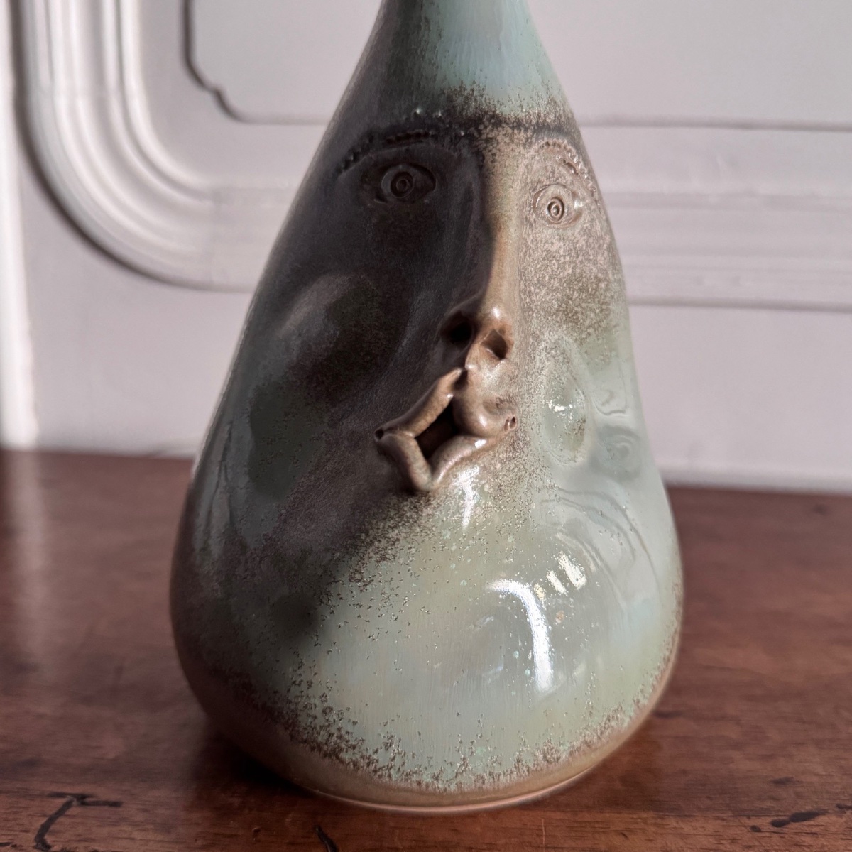 Vase anthropomorphe Korukcu Adnan grès émaillé représentant un visage-photo-2