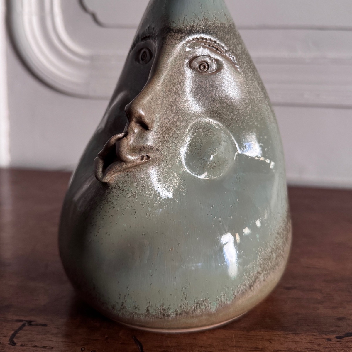 Vase anthropomorphe Korukcu Adnan grès émaillé représentant un visage-photo-3