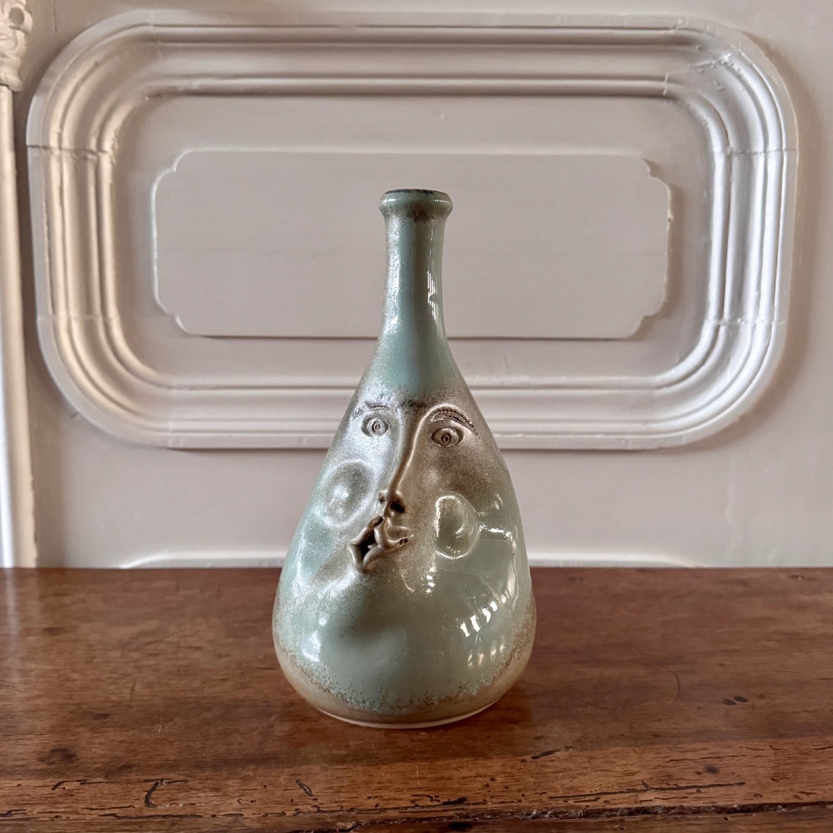 Vase anthropomorphe Korukcu Adnan grès émaillé représentant un visage