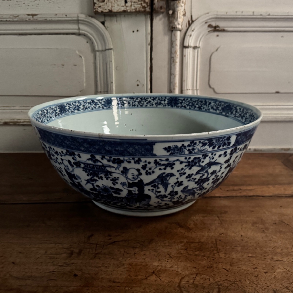 Large Chinese Blue Porcelain Bowl With Dragon Design 18th Century-photo-3