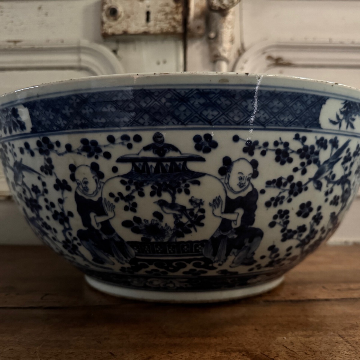 Large Chinese Blue Porcelain Bowl With Dragon Design 18th Century-photo-1
