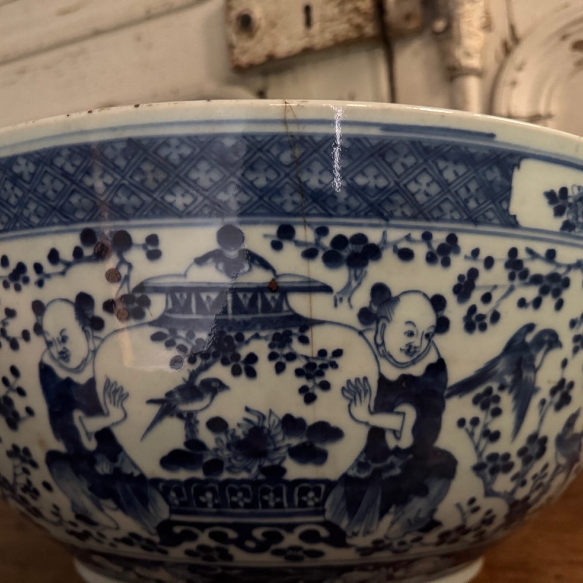 Large Chinese Blue Porcelain Bowl With Dragon Design 18th Century-photo-4