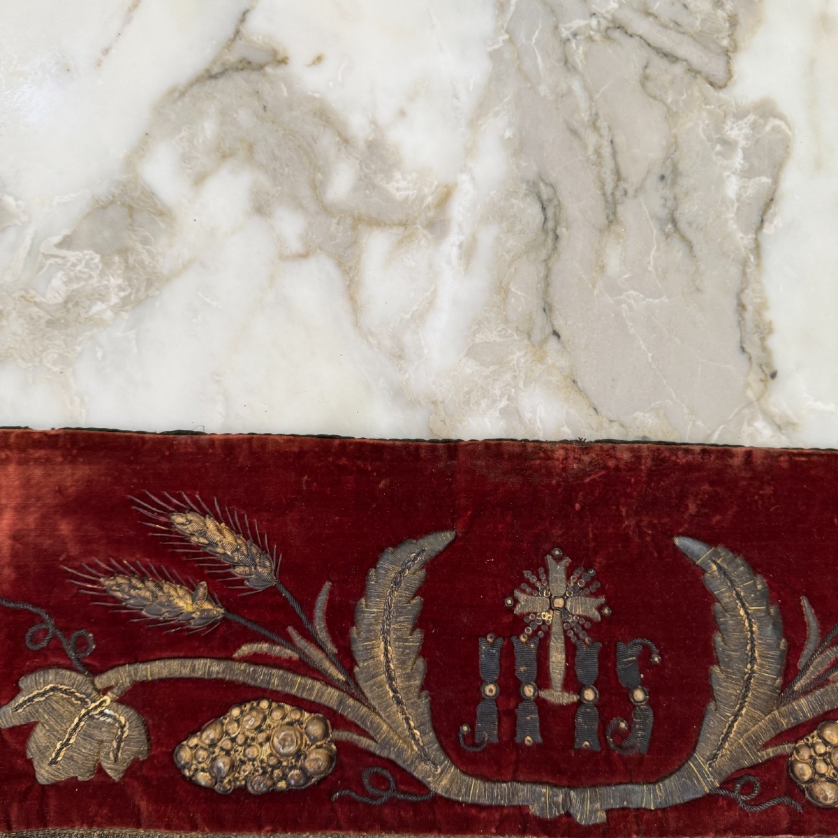 Antique Religious Valance In Red Velvet With Silver Thread Embroidery -photo-2