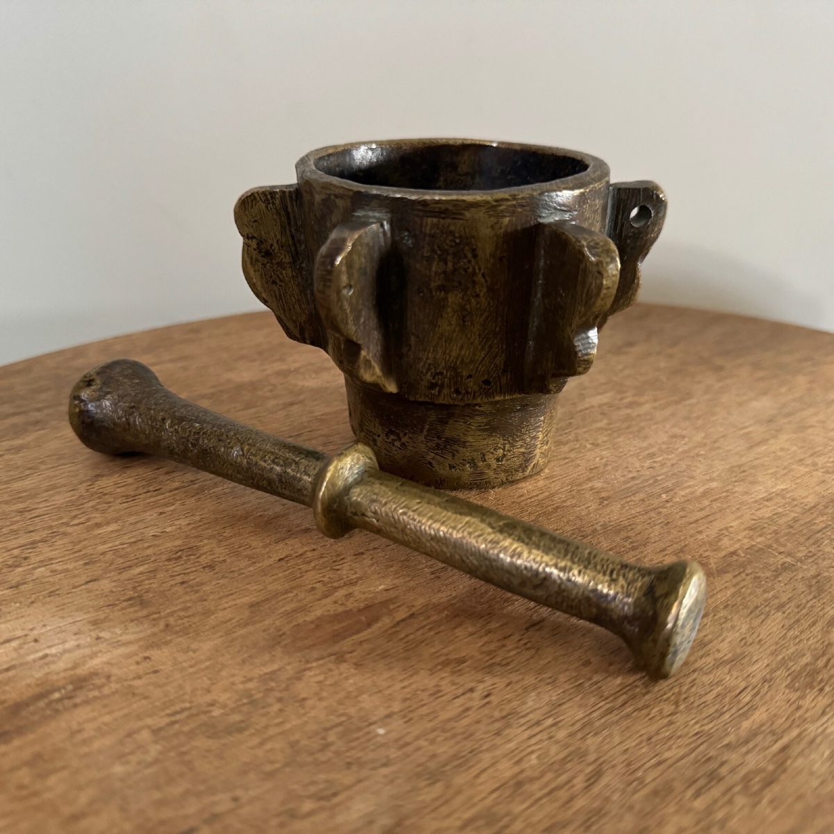 17th-century Finned Mortar And Pestle Made Of Bronze -photo-3