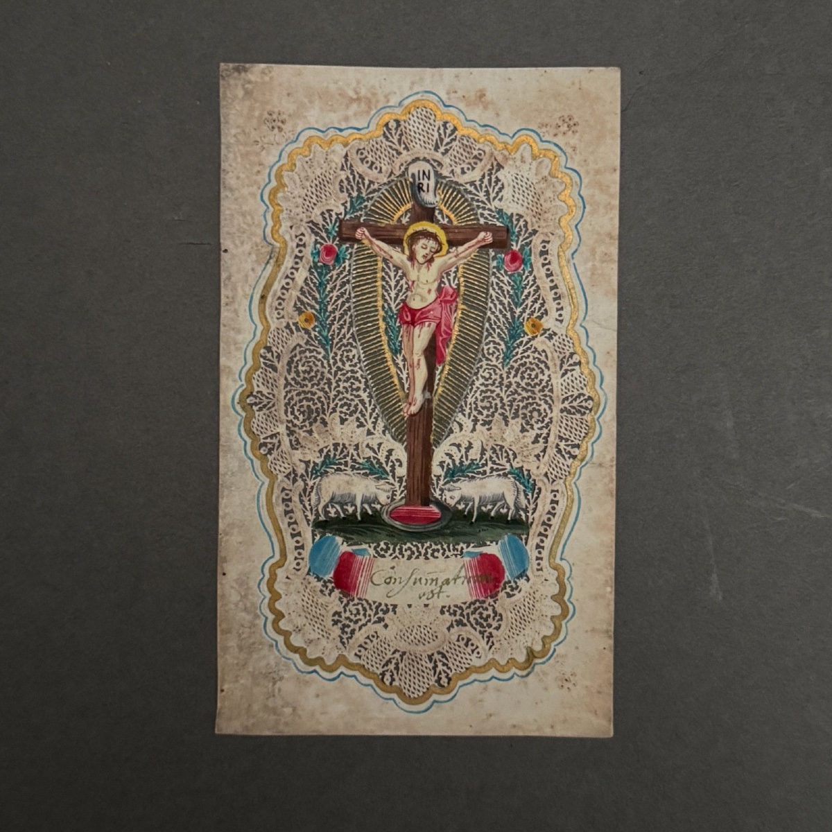 Canivet XVIIIe représentant le Christ en croix travail de dentelle