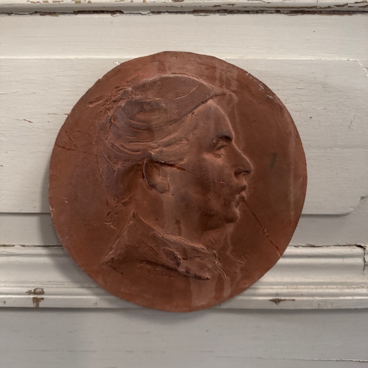 Médaillon en terre cuite par Charles Filleul travail d'atelier XXe -photo-4