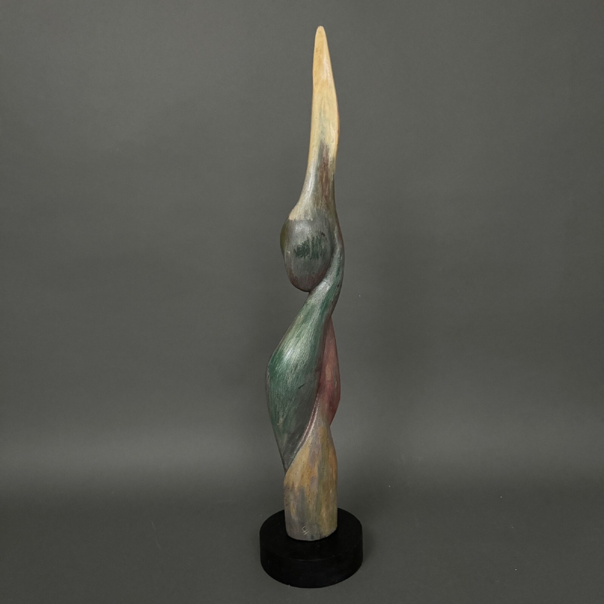 Sculpture en bois par Calin Hentea XXe femme à l'oiseau-photo-3