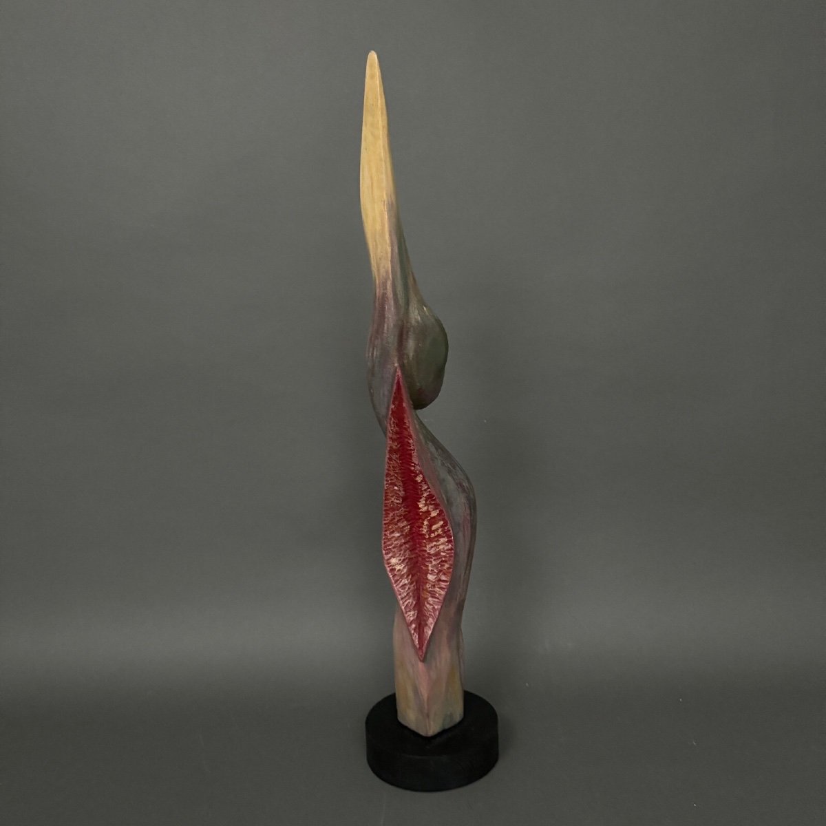 Sculpture en bois par Calin Hentea XXe femme à l'oiseau-photo-4