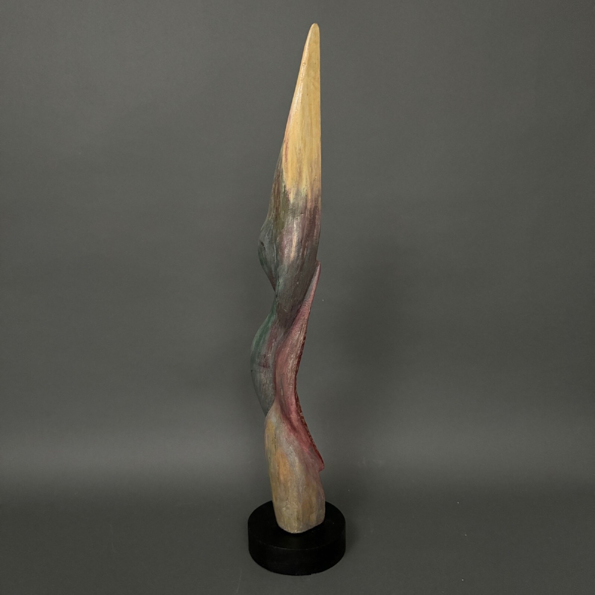 Sculpture en bois par Calin Hentea XXe femme à l'oiseau-photo-1