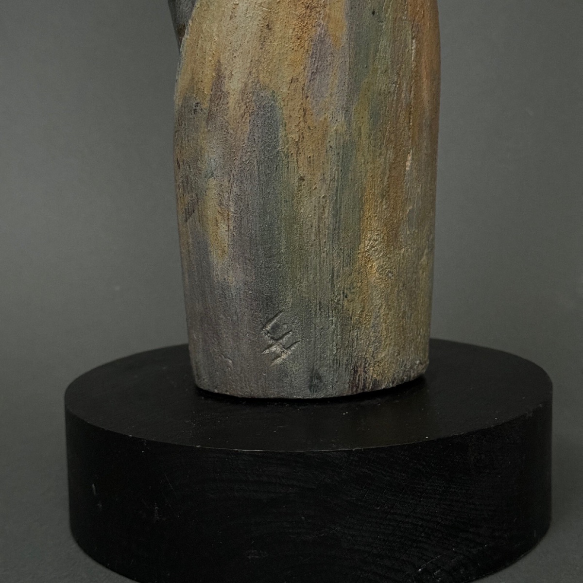 Sculpture en bois par Calin Hentea XXe femme à l'oiseau-photo-2