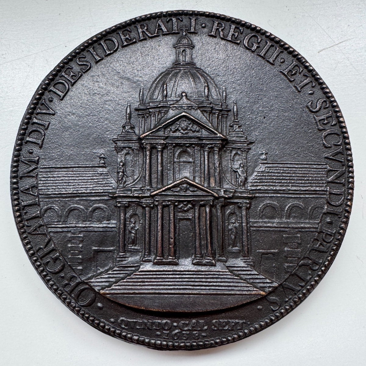 Médaille Anne d'Autriche et Louis XIV enfant par Jean Warin Le Val de Grâce -photo-3