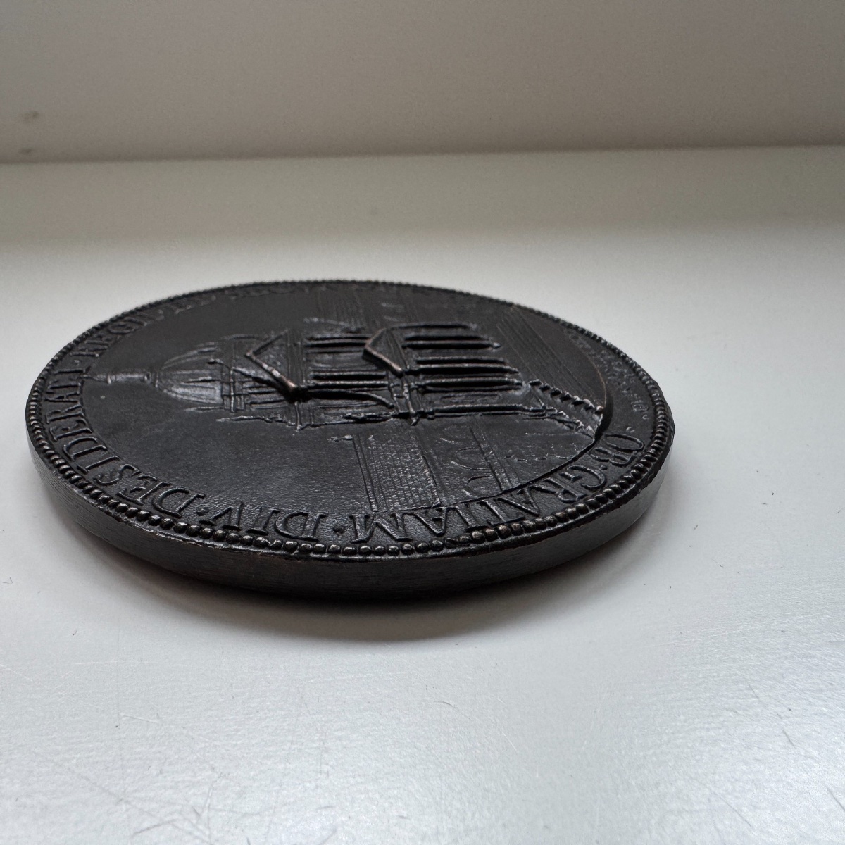 Médaille Anne d'Autriche et Louis XIV enfant par Jean Warin Le Val de Grâce -photo-5