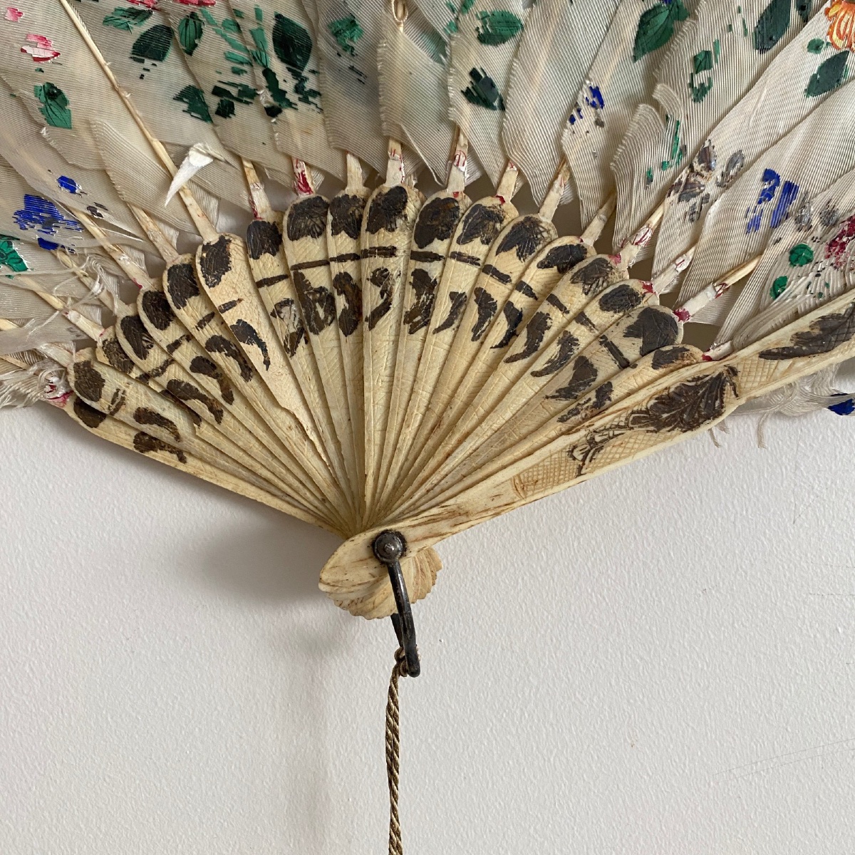 19th-century Fan Made Of Feathers And Embellished With Painted Flowers-photo-4
