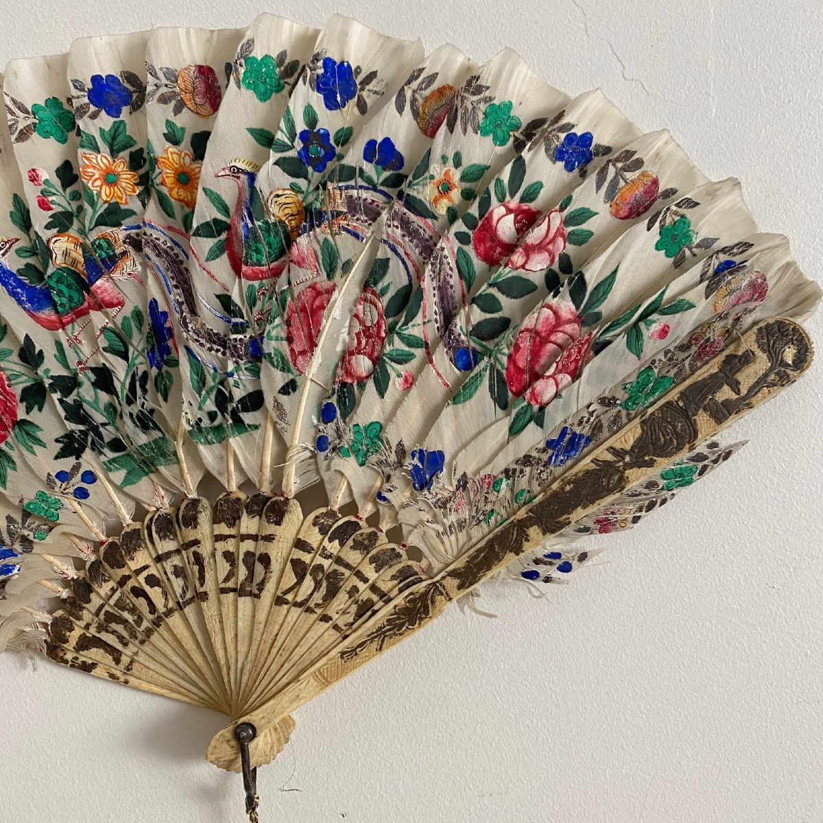 19th-century Fan Made Of Feathers And Embellished With Painted Flowers-photo-5