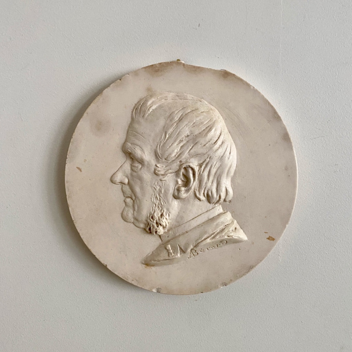 Médaillon en plâtre par A. Bérard bas-relief homme début XIXe