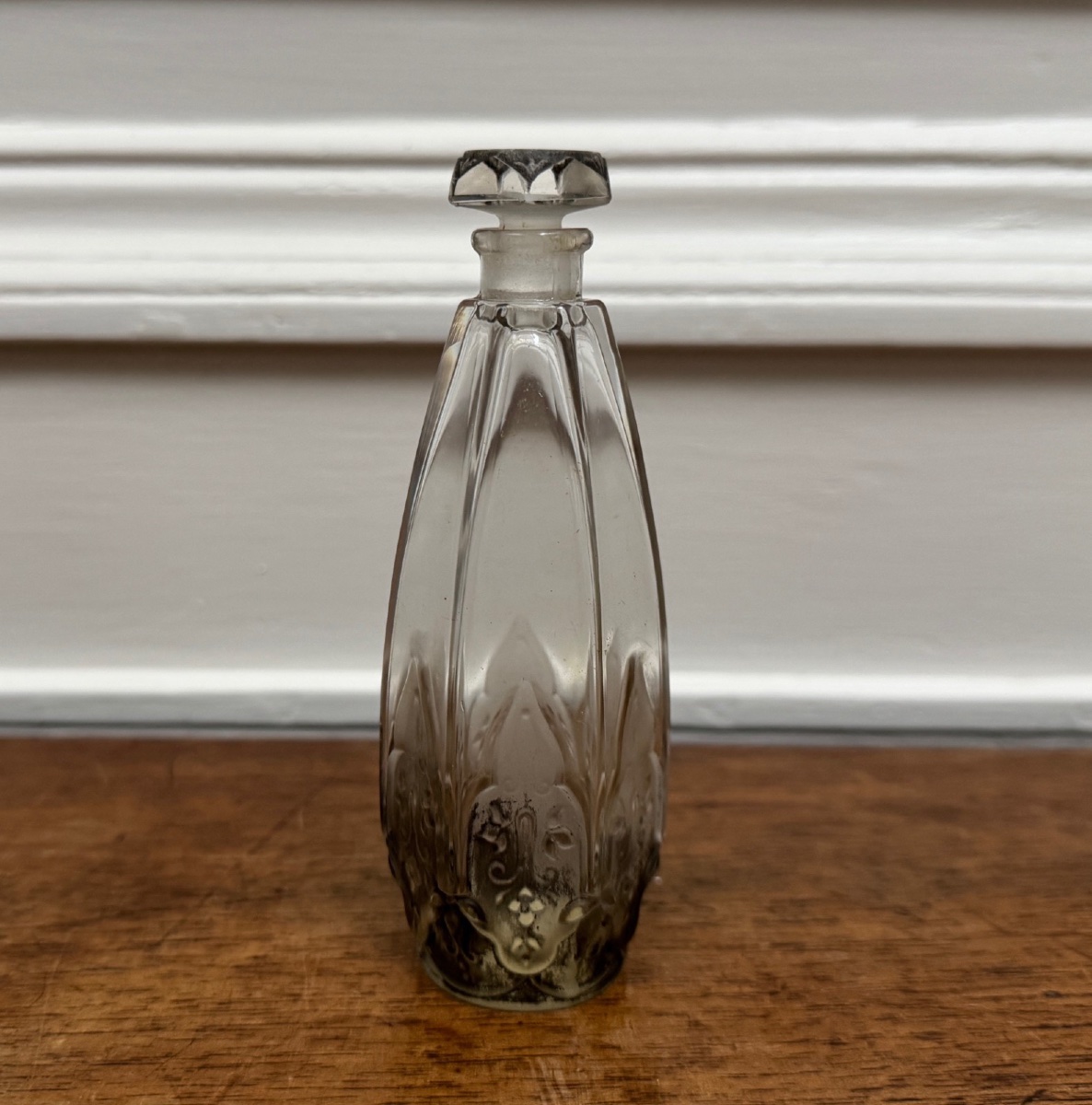 Isabey Bottle By Julien Viard, 1930, With Beveled Sides And Floral Motifs-photo-4