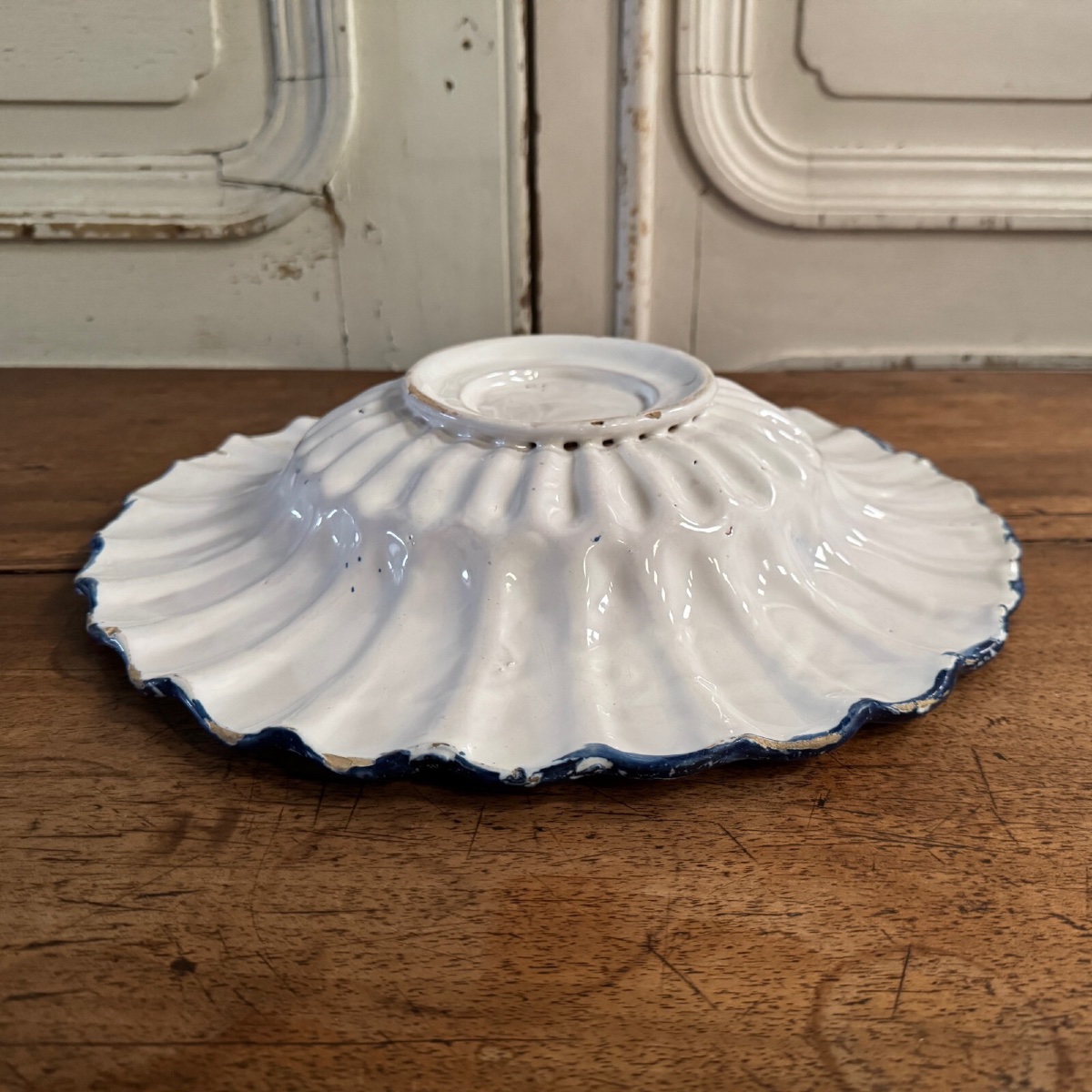 18th-century Delft Earthenware Deep, Multi-lobed Bowl With A Chinese-style Design-photo-3