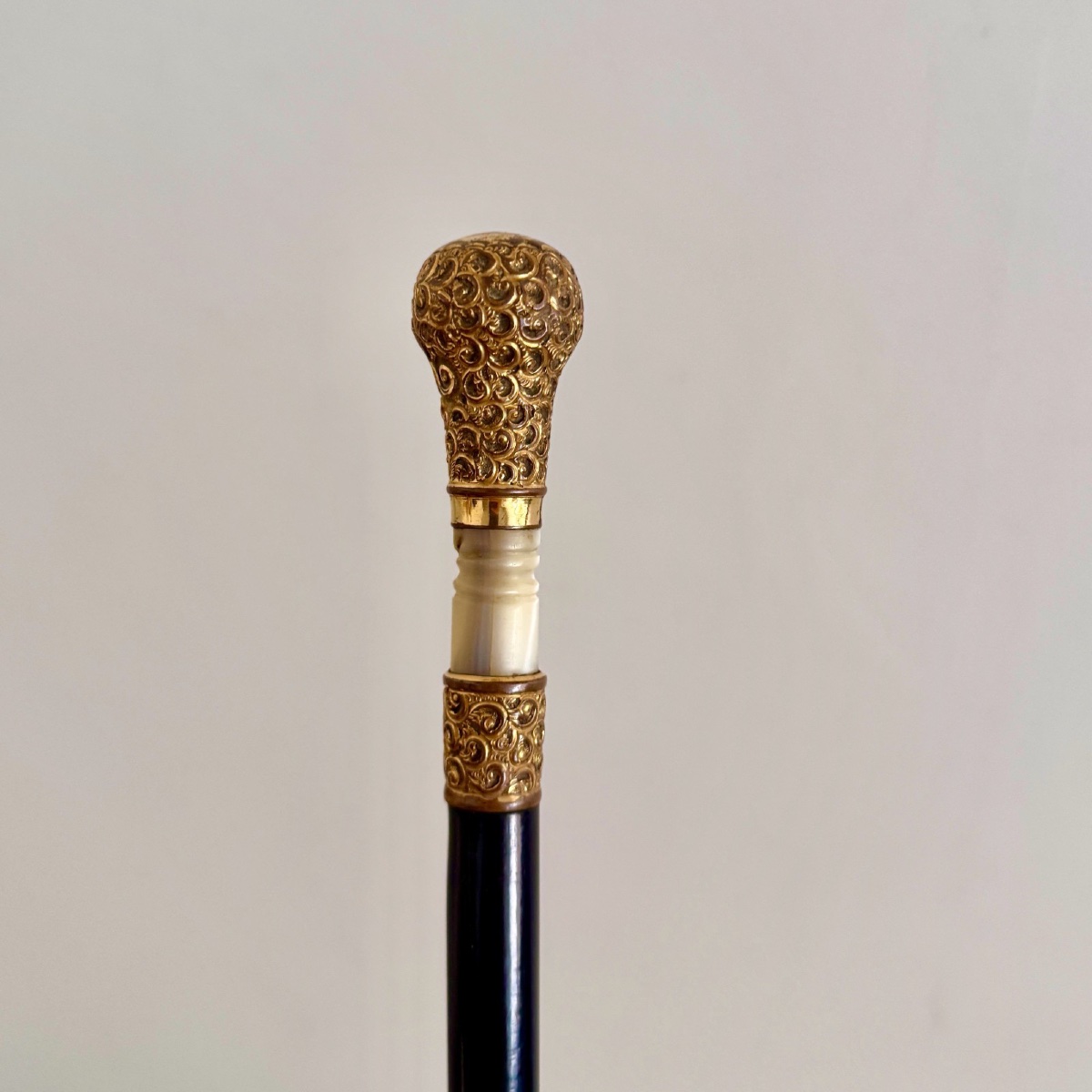 Petite canne ou baguette de chef d'orchestre fin XIXe métal doré et nacre -photo-3