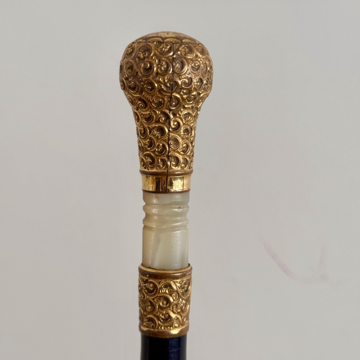 Petite canne ou baguette de chef d'orchestre fin XIXe métal doré et nacre -photo-3