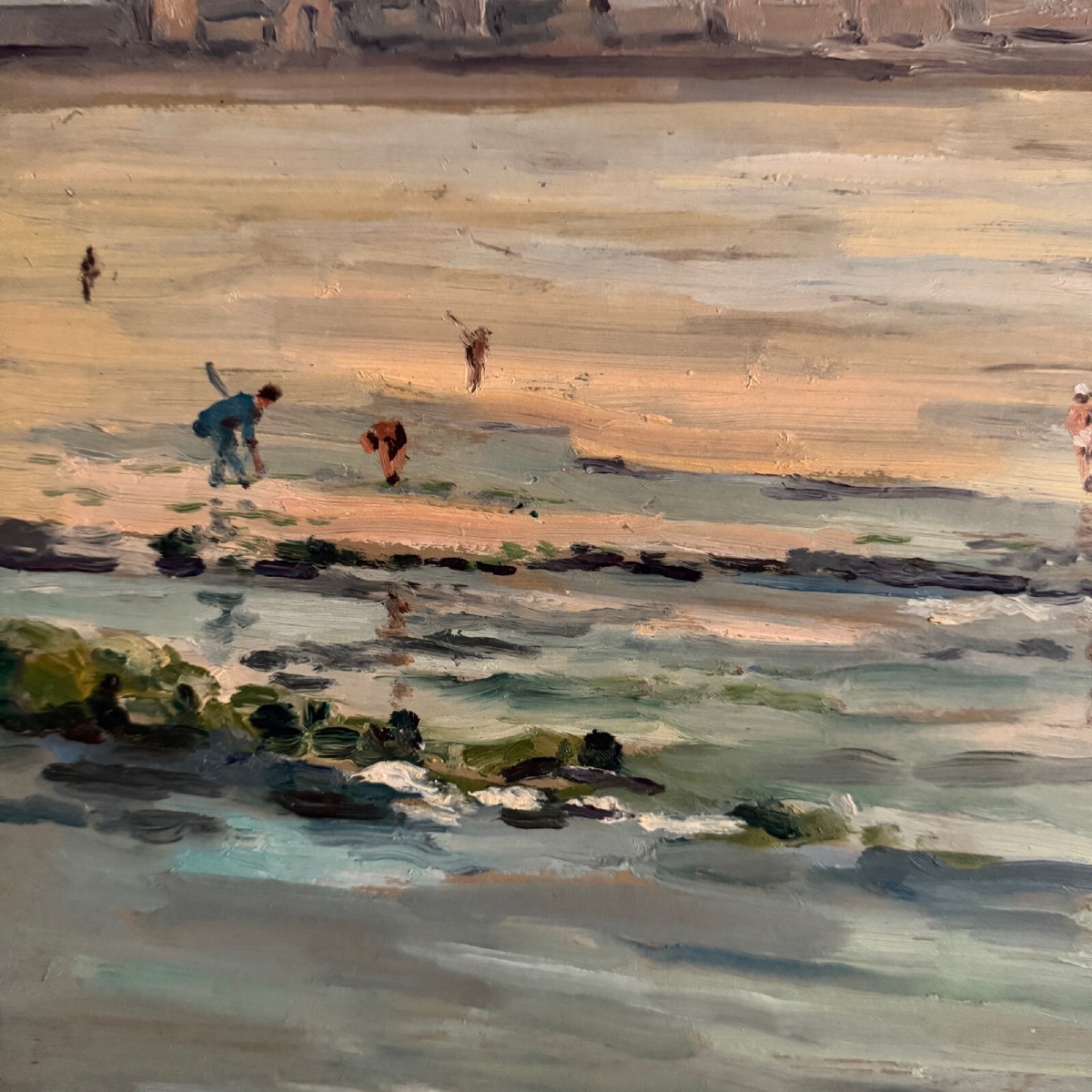 Huile sur Isorel bord de plage avec pêcheurs à pied 1958 par R.P. -photo-4