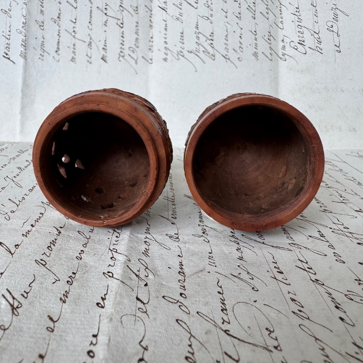 19th-century Carved Corozo Egg-shaped Rosary Case-photo-2