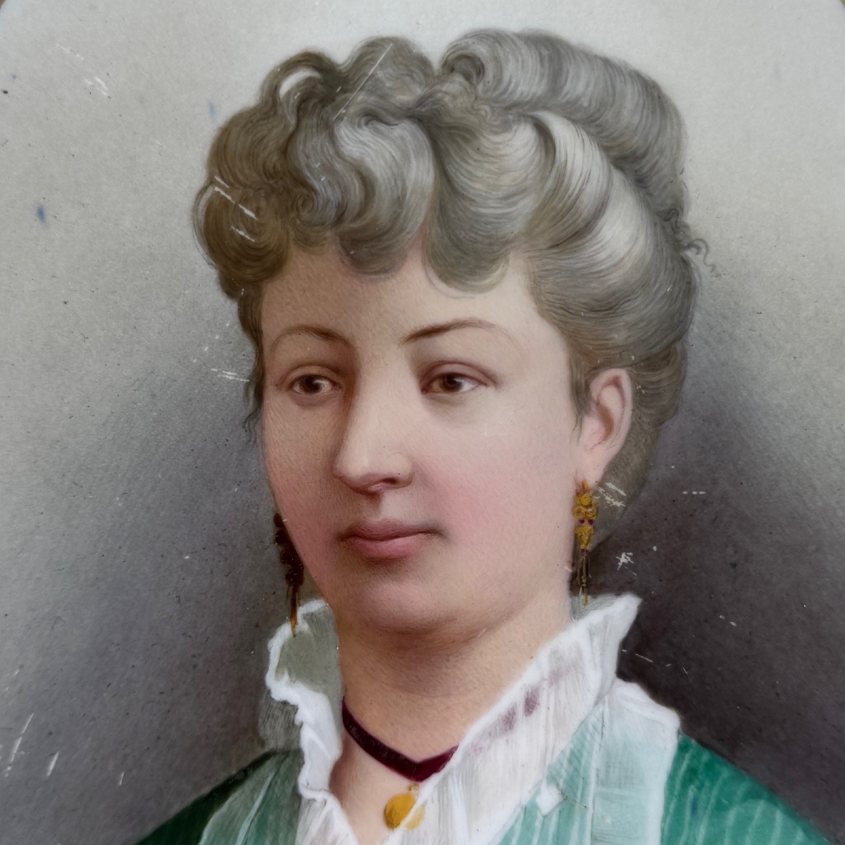 Elegant 19th-century Porcelain Plaque Featuring Lace In A Central Cartouche -photo-2