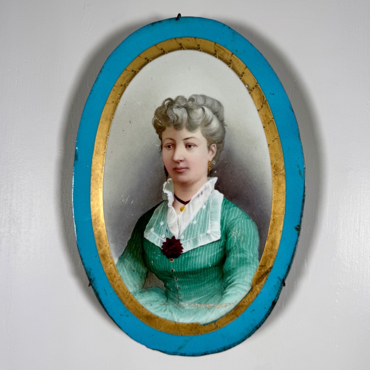 Elegant 19th-century Porcelain Plaque Featuring Lace In A Central Cartouche 