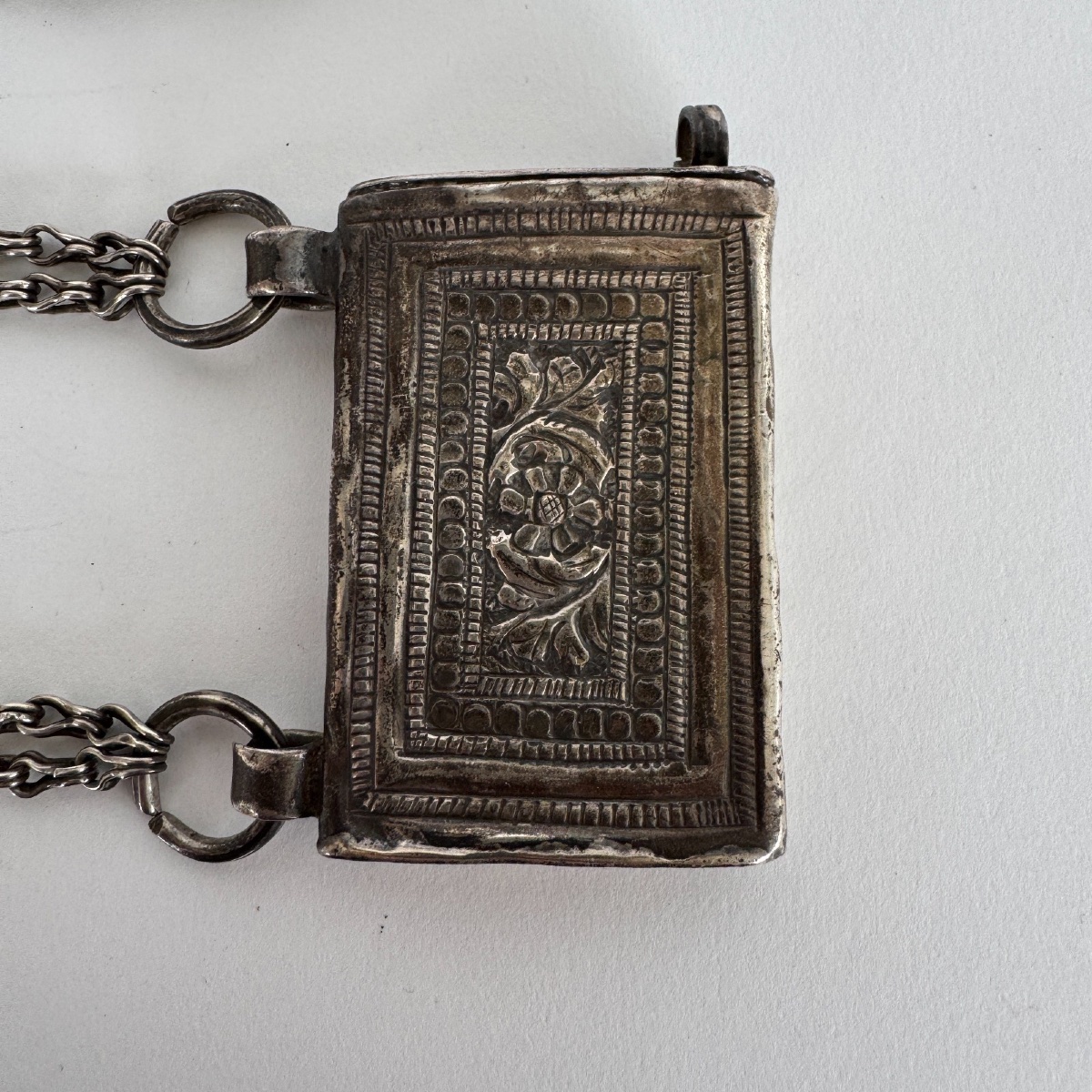 Boîte à Coran en argent pendentif oriental ancien avec chaîne décor gravé-photo-4