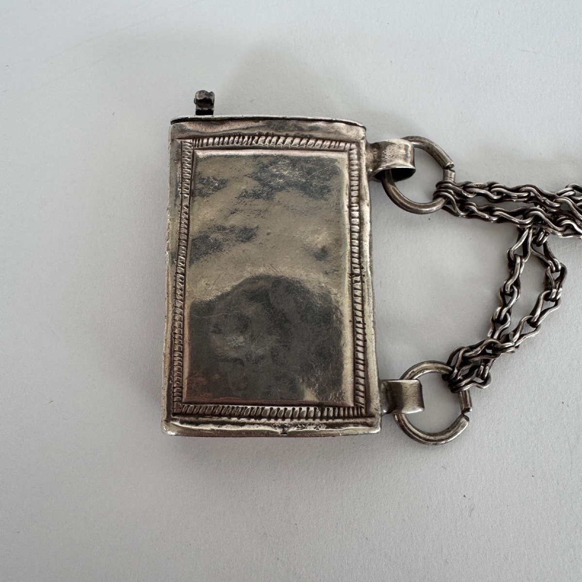 Boîte à Coran en argent pendentif oriental ancien avec chaîne décor gravé-photo-2