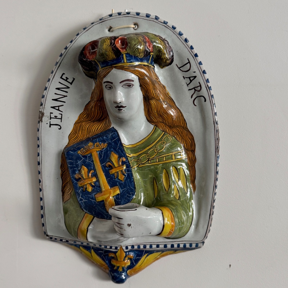 Paire d'appliques en faïence Nevers Montagnon Jeanne d'Arc et Dunoy -photo-1