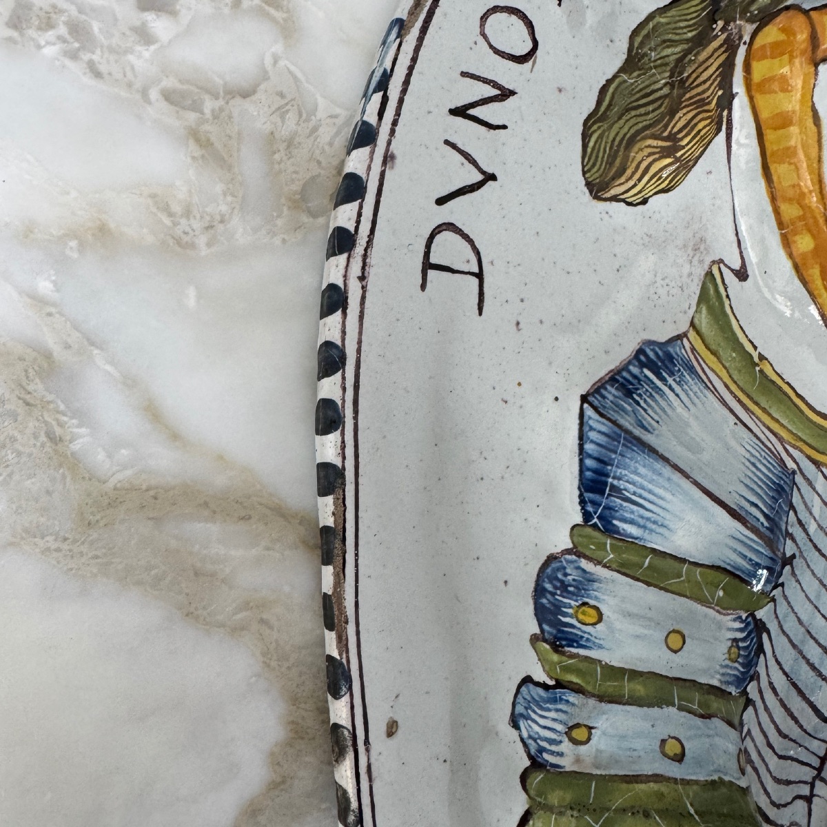 Paire d'appliques en faïence Nevers Montagnon Jeanne d'Arc et Dunoy -photo-7