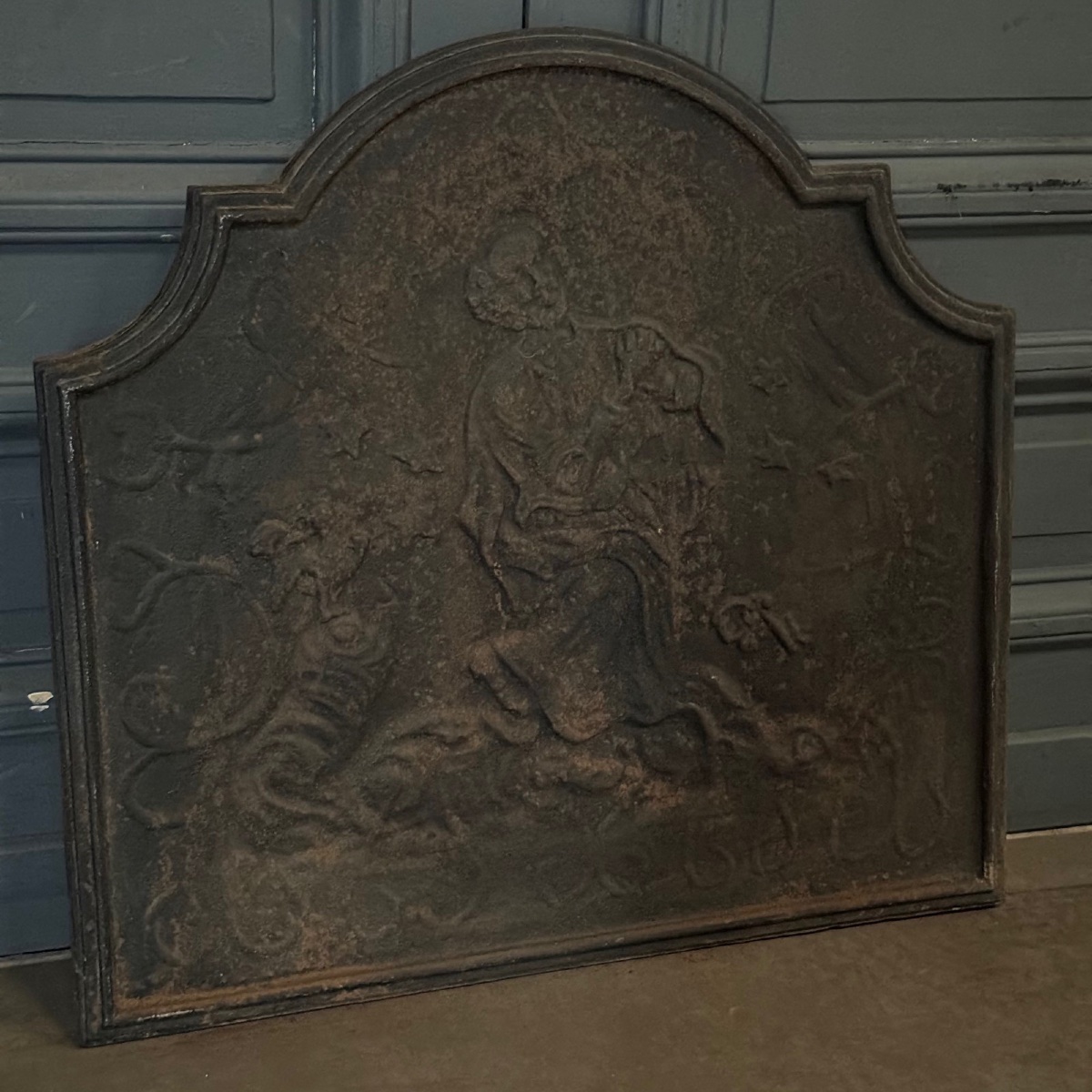 Plaque de cheminée en fonte sujet classique ou néo-classique XVIIIe