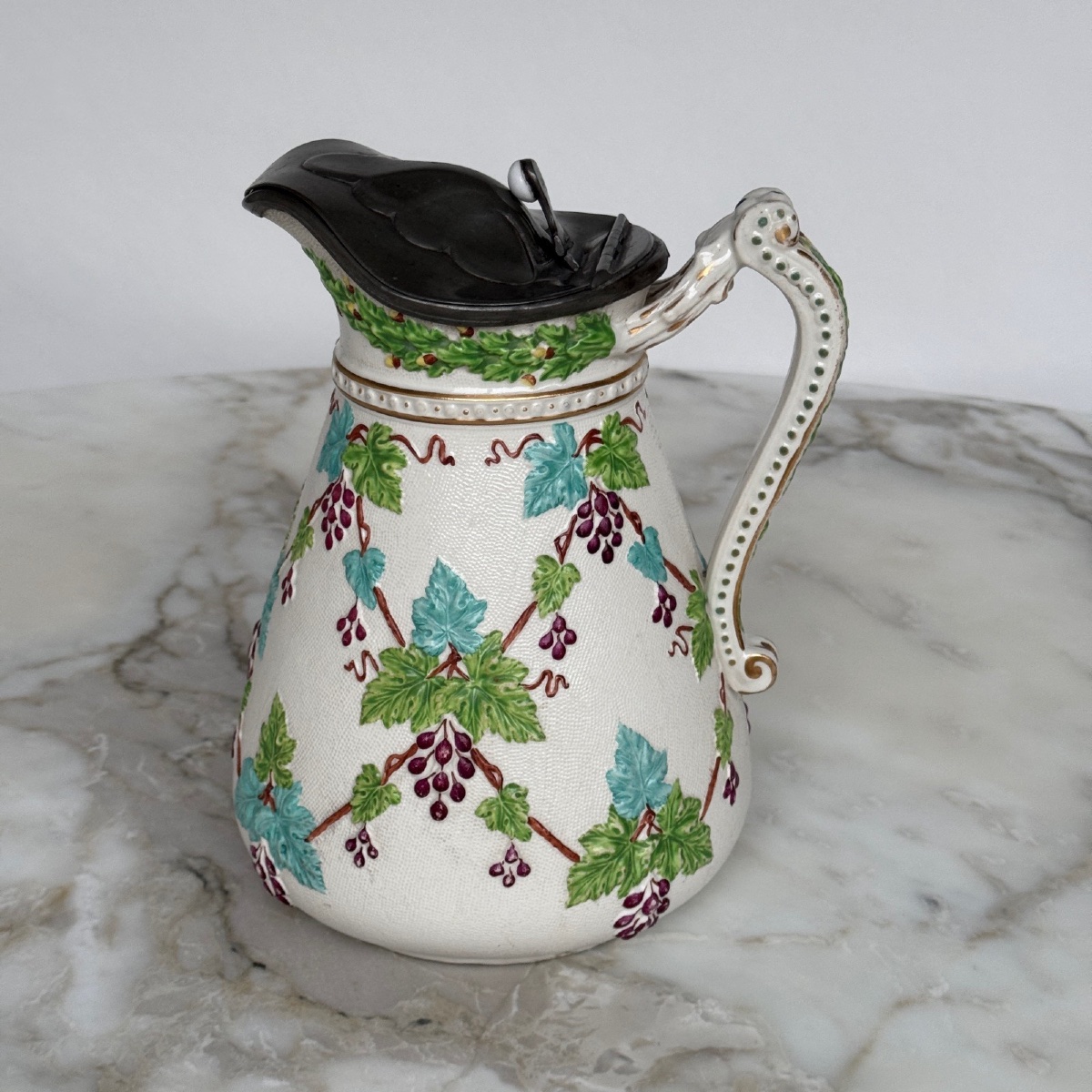 Jug Decorated With Applied Vine Leaves, 19th Century, Marked "edwards" -photo-3