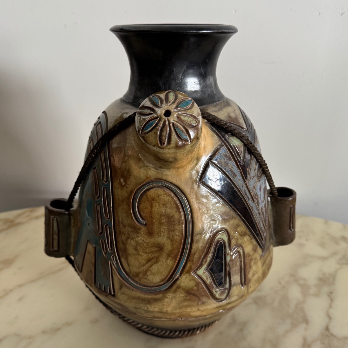 Vase en grès émaillé par Roger Guérin décor Aztèque -photo-2