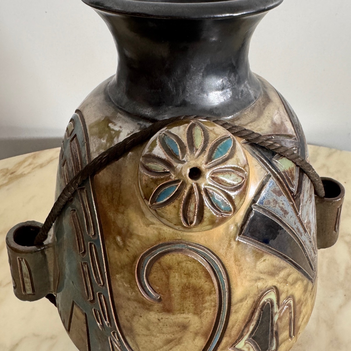 Vase en grès émaillé par Roger Guérin décor Aztèque -photo-2