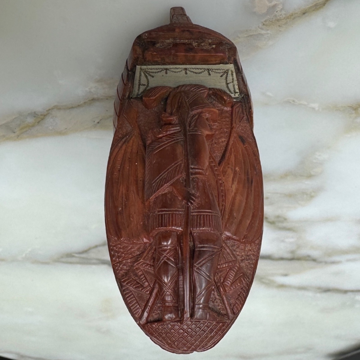 Tabatière corozo en forme de navire décor sculpté d'un empereur -photo-4