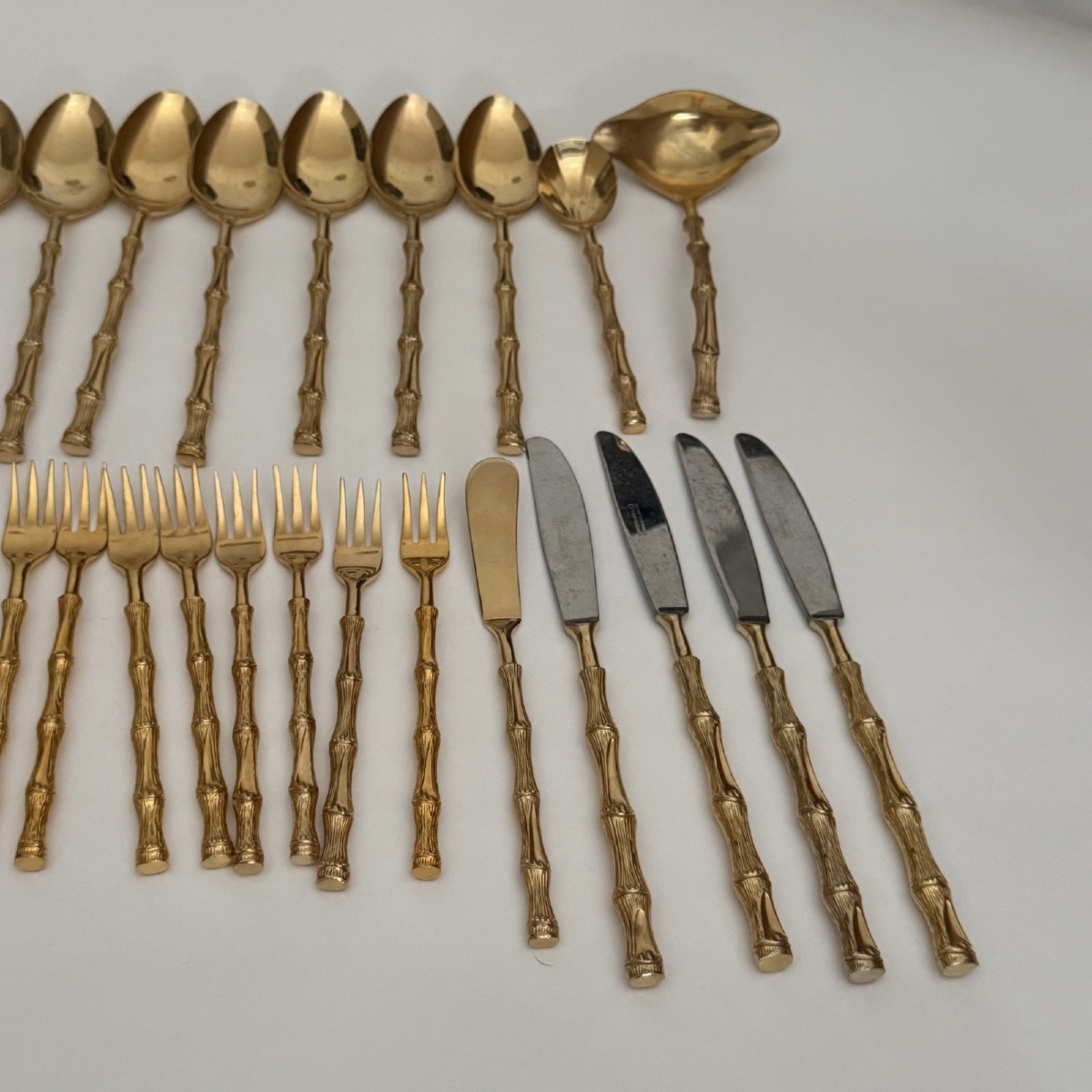 Lot de couverts vintage Oxford Hall Japan dorés manches imitation bambou -photo-1