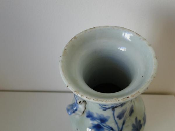 Vase Blue And White China A Decor Of Ancient Foliage-photo-1