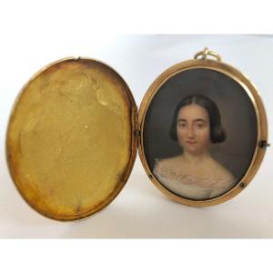 Portrait de femme par Pierre-Louis Bouvier pendentif en or miniature XIXe