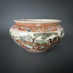 Satsuma Flowerpot With Red Signature Warrior Decoration, Early 20th Century