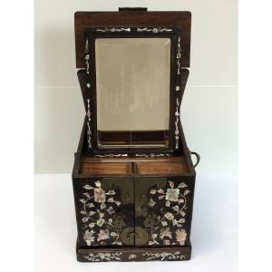 Cabinet Chine ou Indochine XIXe bois de fer incrustation marqueterie nacre