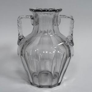 Vase en cristal avec anses Baccarat XIXe pans coupés