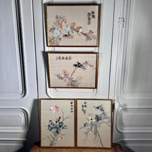 Suite de 4 panneaux de soie brodée japonaise décor d'oiseaux