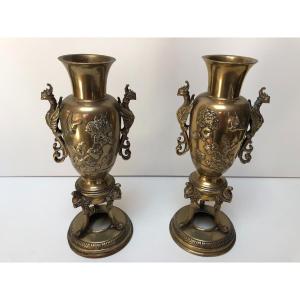 Paire de vases en bronze Chine Indochine à décor floral et chimères XIXe