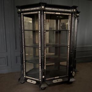 Bibliothèque XIXe Napoléon III incrustée de marqueterie d'os décor d'arabesques 